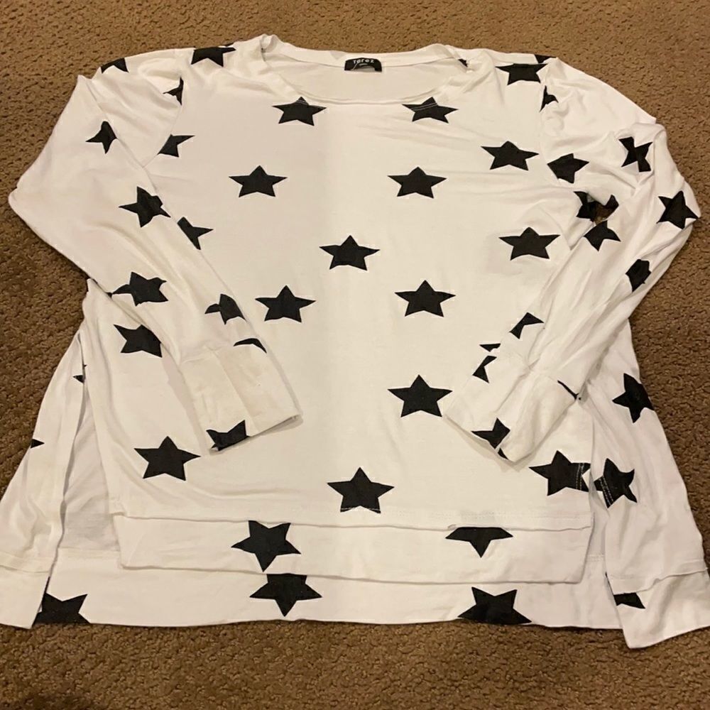 Terez White Long Sleeve with Black Star Shirt Small